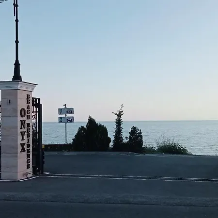 Coral Beach Apartment