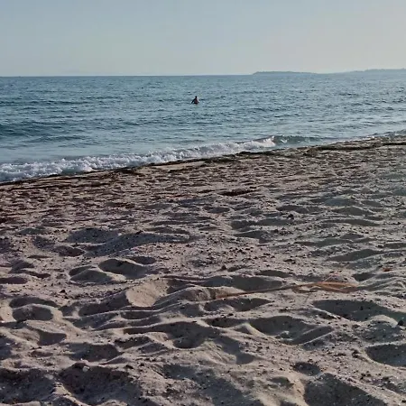 Coral Beach Apartment